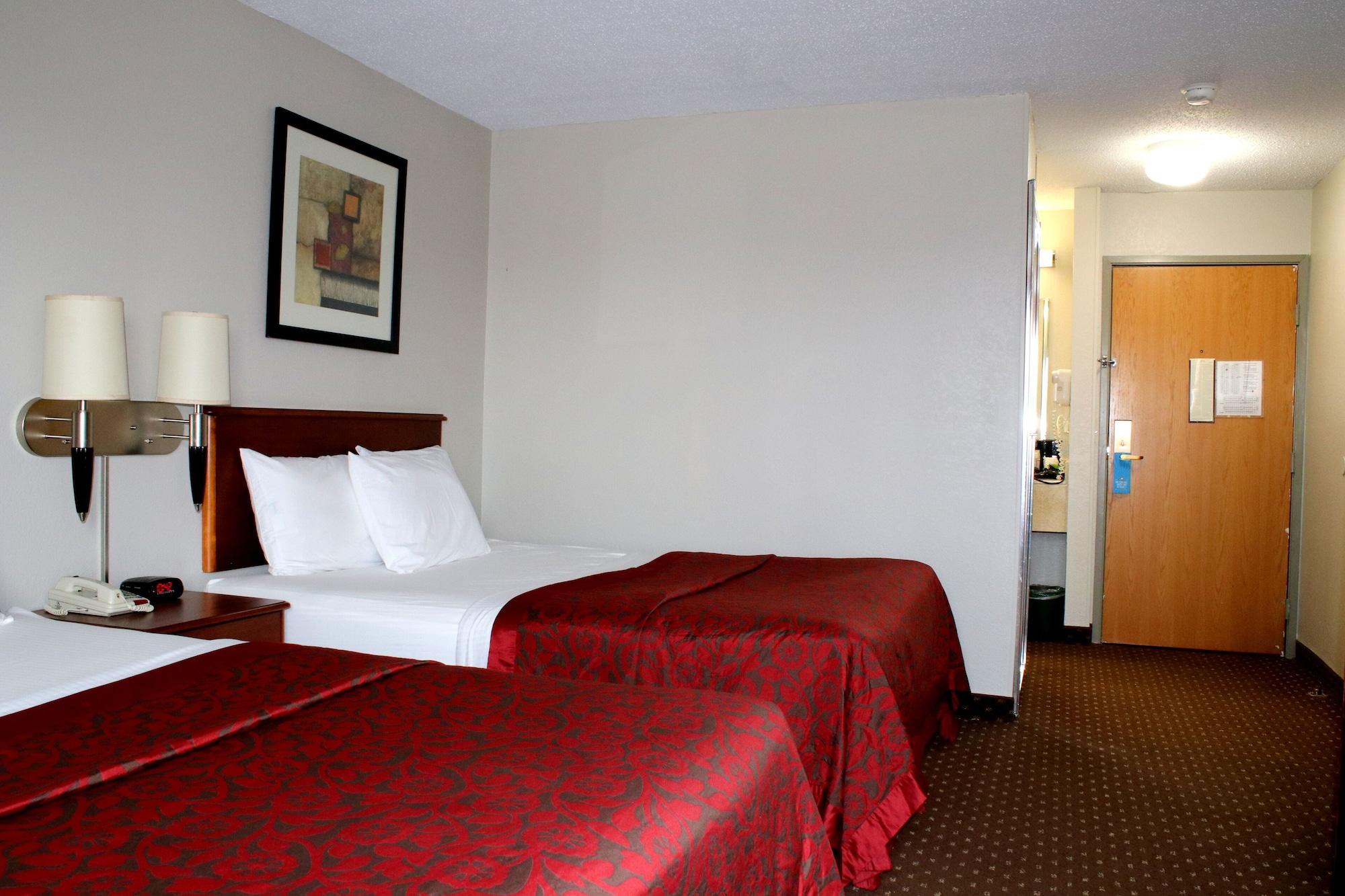 Days Inn & Suites By Wyndham Bloomington/Normal Il Exterior photo